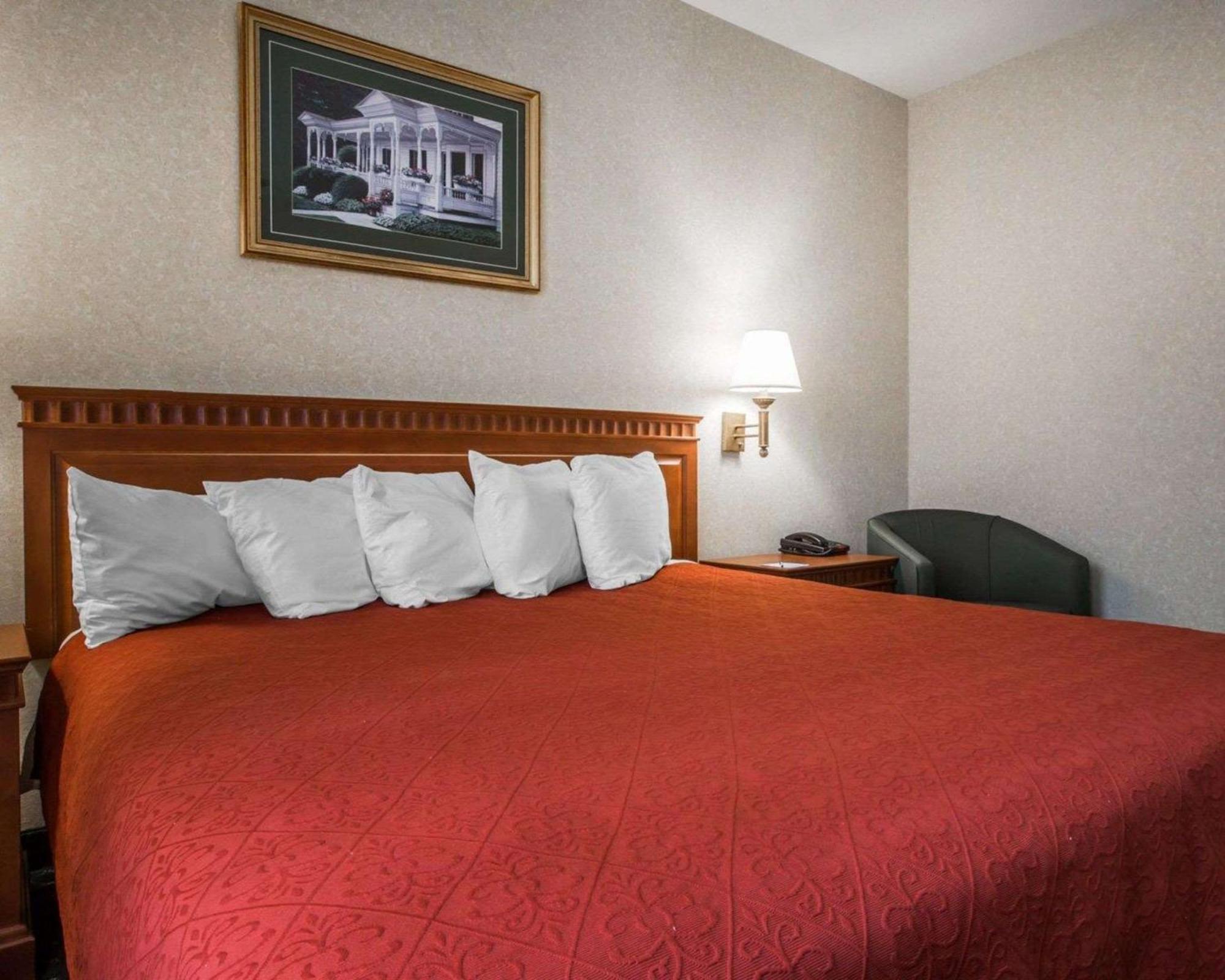 Econo Lodge Glens Falls - Lake George Luaran gambar