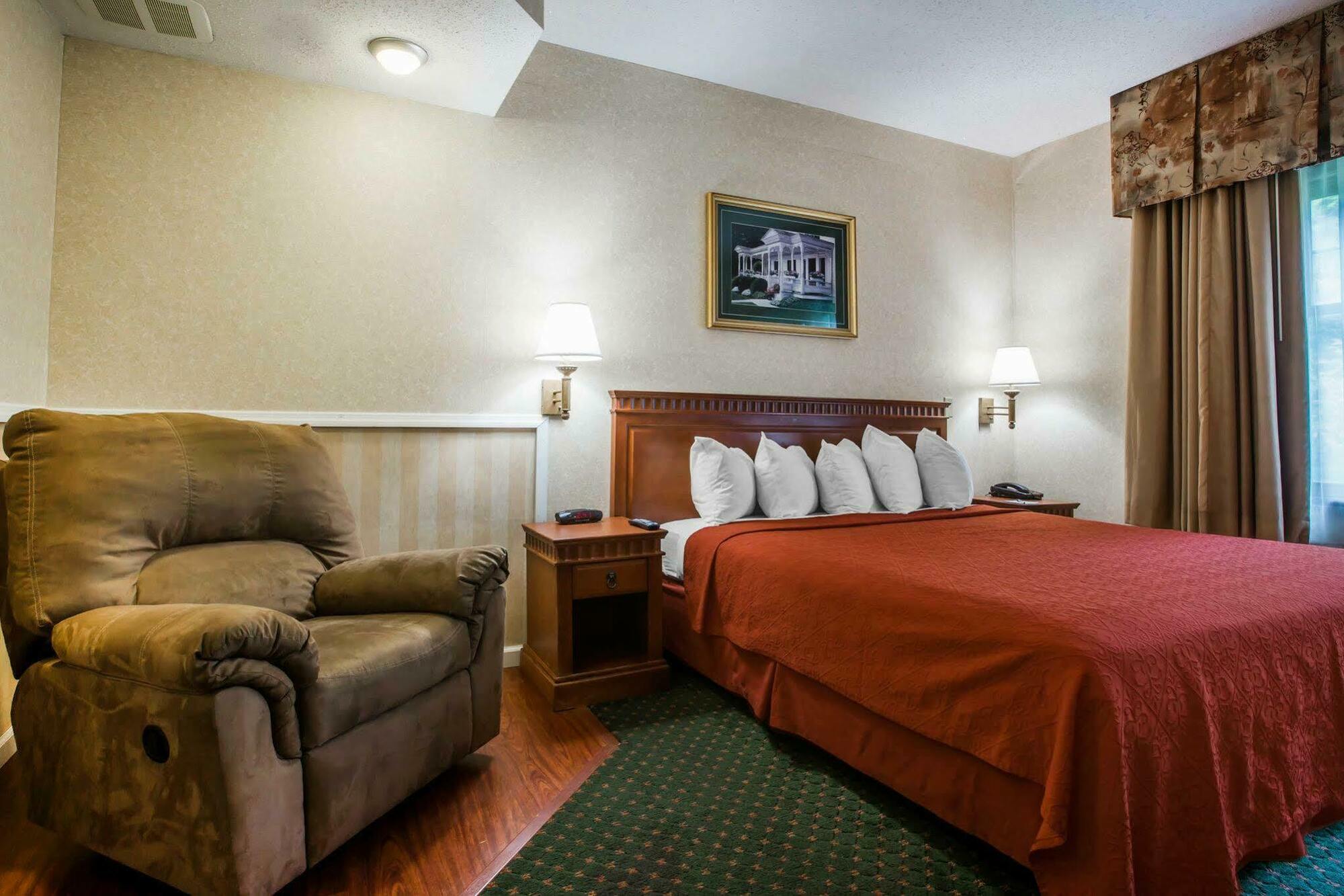 Econo Lodge Glens Falls - Lake George Luaran gambar